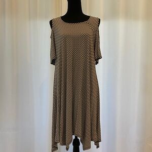 Adrianna Papell White Black Diamonds Knit Shift Dress Size medium Cold Shoulder